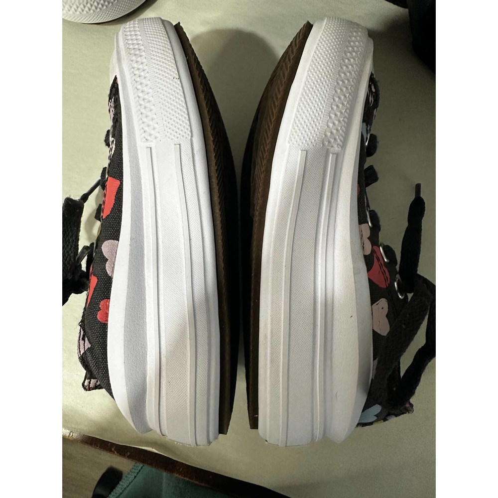 Converse All Star kids Size 11 Black with Hearts - Picture 4 of 5
